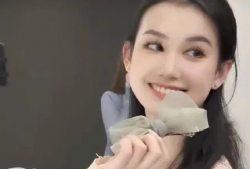 网红哇塞王霖吃瓜,一场吃瓜盛宴背后的故事