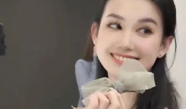 网红哇塞王霖吃瓜,一场吃瓜盛宴背后的故事